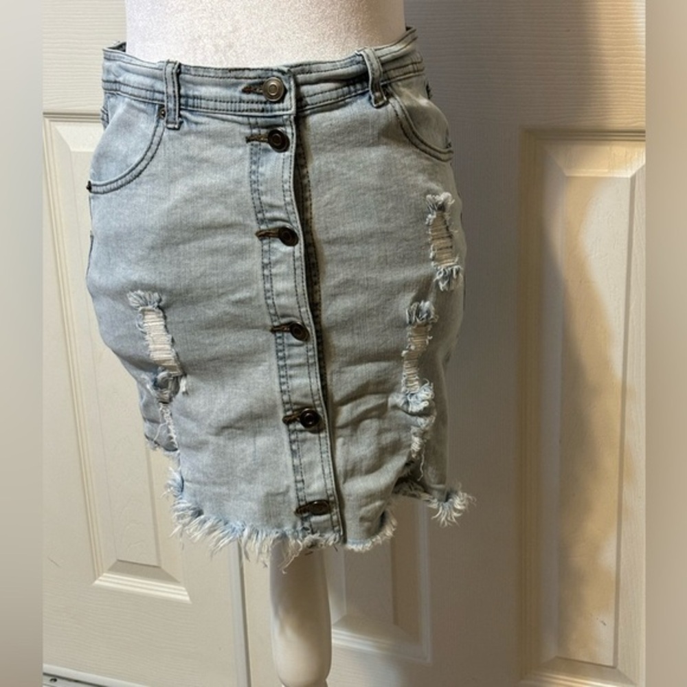 Distressed Denim Skirt from Vintage Havana Size Small